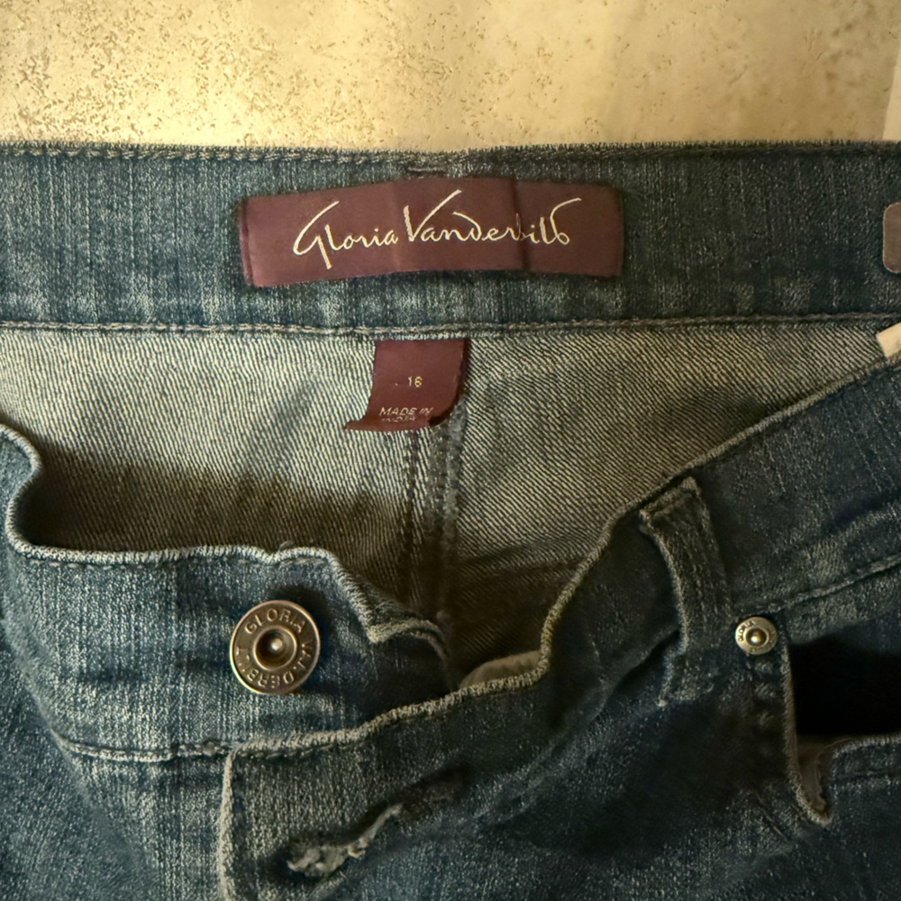 Gloria Vanderbilt Blue  Leg Jeans - Picture 8 of 9